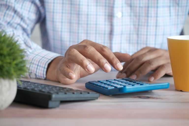 Evaluating High-Deductible Health Plans and Health Savings Account Investment Strategies health savings account investment financial planning medical costs calculator